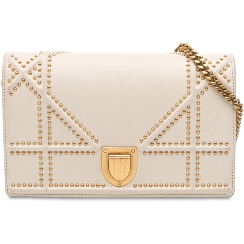 Christian Dior Schultertasche Studded Lambskin Diorama Wallet on Chain weiß