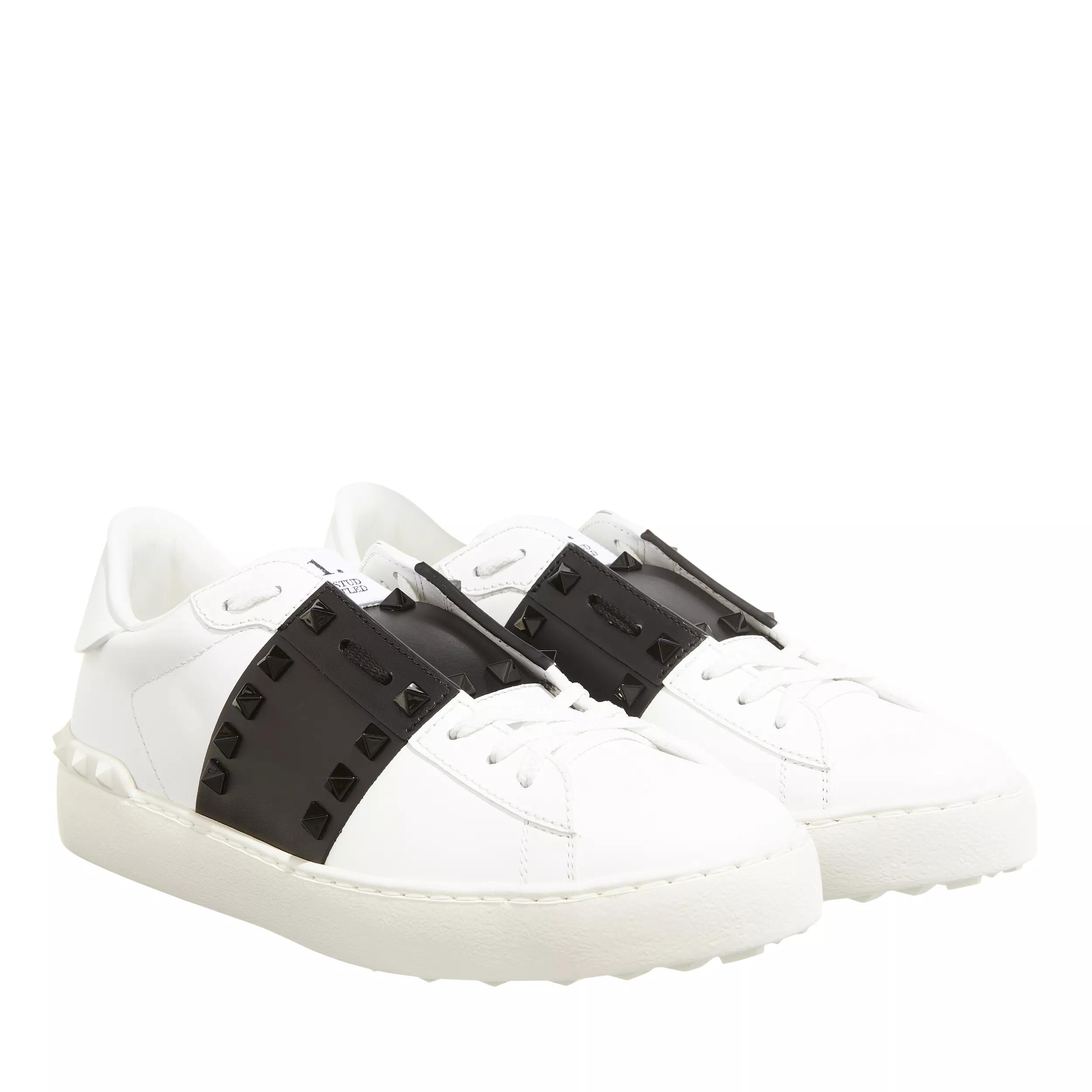 Black valentino outlet garavani rockstud sneakers