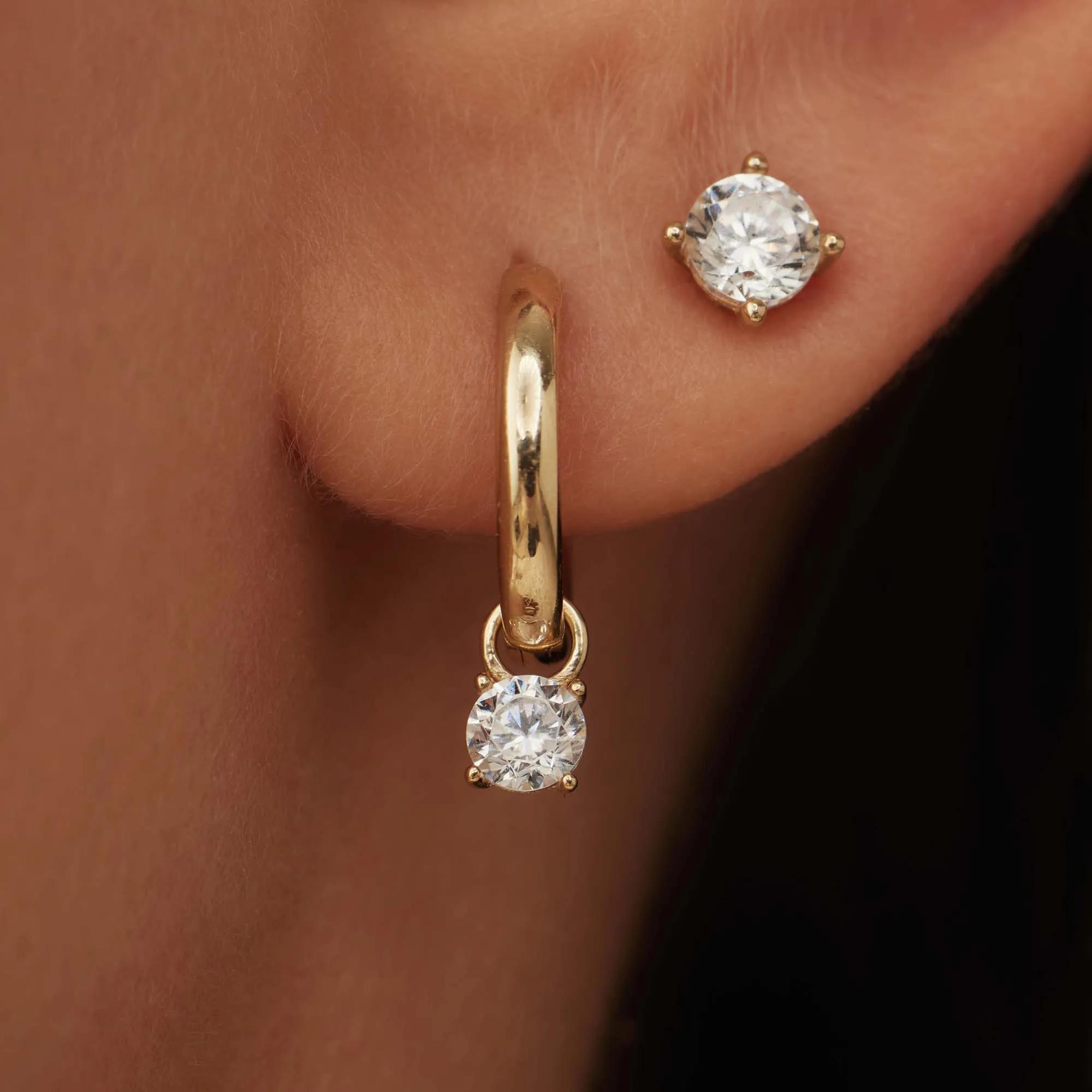 Thumbnail - Isabel Bernard Ohrringe - Le Marais Ophélie 14 karat hoop earrings with zirc - Gr. unisize - in Gold - für Damen