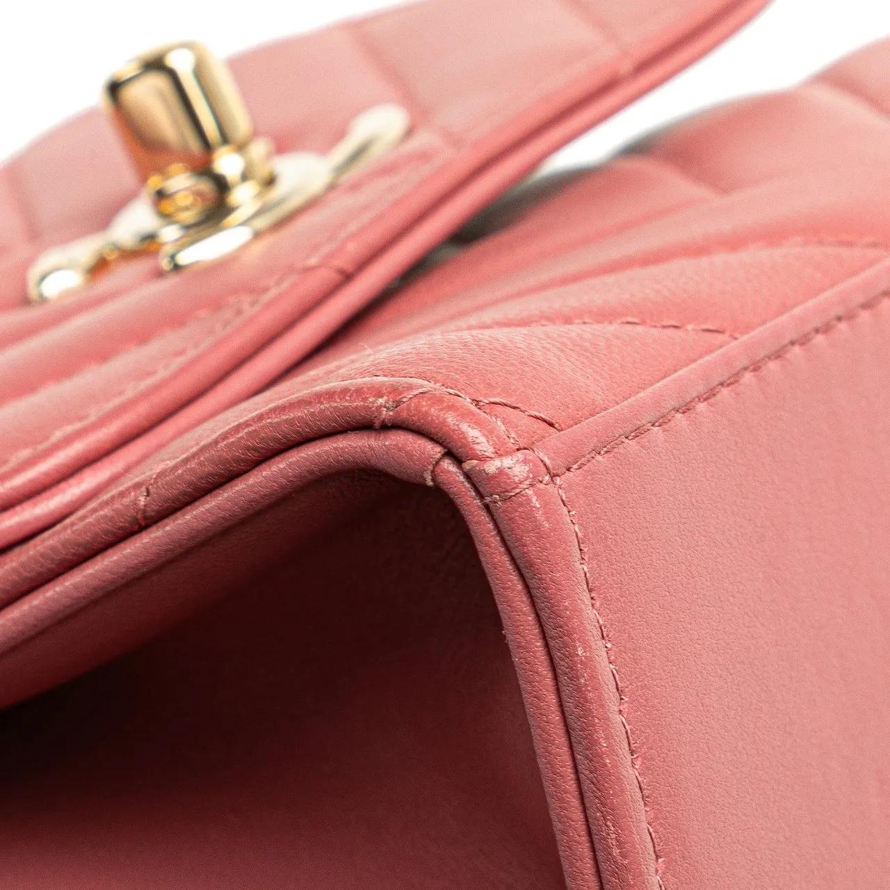 Thumbnail - Chanel Hobo Bags - Mini Chevron Lambskin Trendy CC Chain Wallet - Gr. unisize - in Gold - für Damen