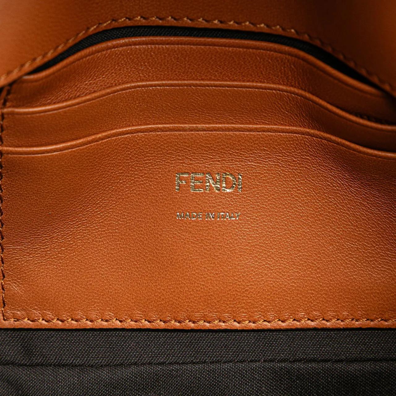 Thumbnail - Fendi Hobo Bags - Mini Bicolor Nappa Apolo Chain Baguette Shoulder B - Gr. unisize - in Braun - für Damen