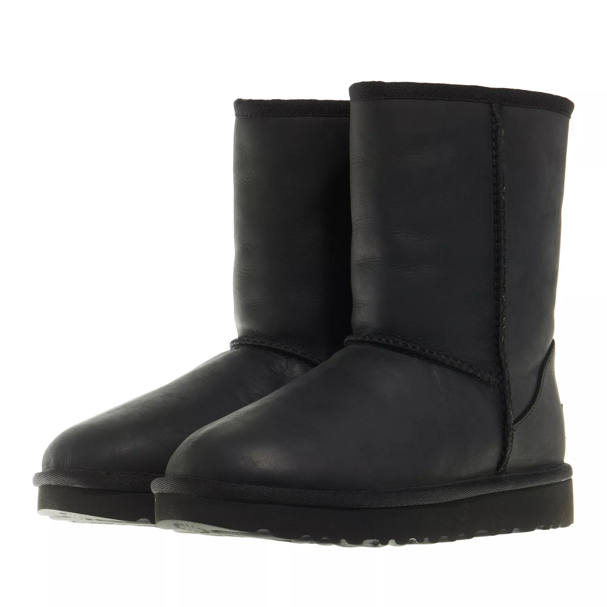 UGG W Classic Short Leather Black Winter Boot