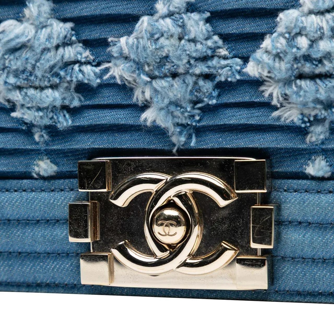 Thumbnail - Chanel Hobo Bags - Old Medium Pleated Denim Boy Flap - Gr. unisize - in Blau - für Damen