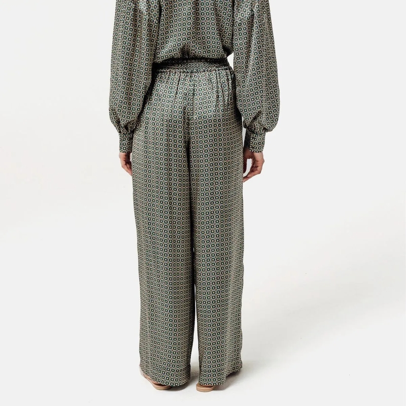 Helene Galwas Stoffhose Weite Seidenhose KIMBERLY- Hose aus Leinen-Seide dunkel-grün(Image 3)