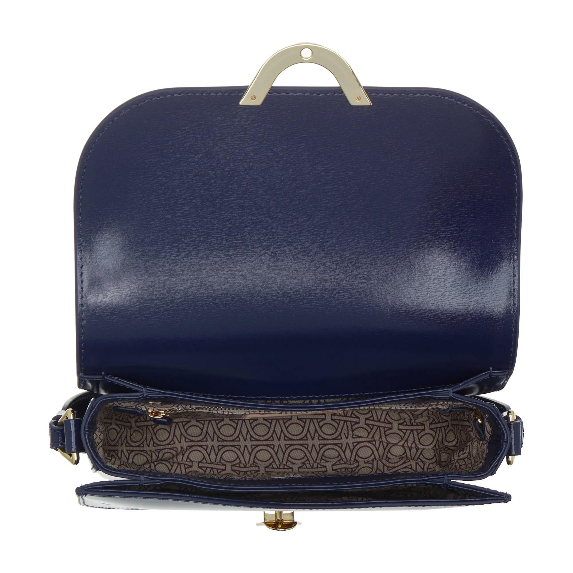Coccinelle Crossbody bags dew Shiny Calf in poeder roze