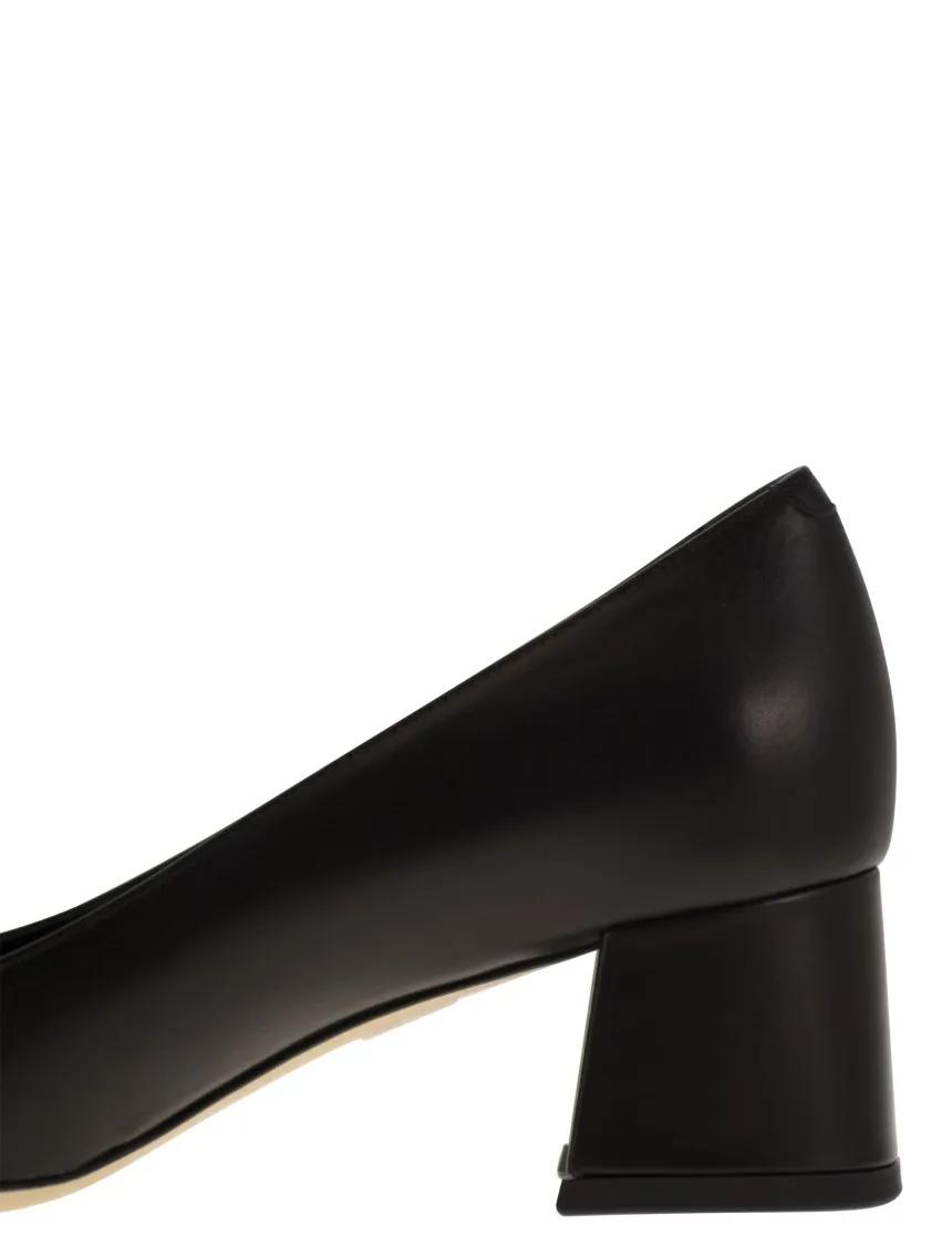 Thumbnail - Tod's Hohe Schuhe - Calfskin Pumps With Custom Metal Chain Accent - Gr. 38 (EU) - in Schwarz - für Damen
