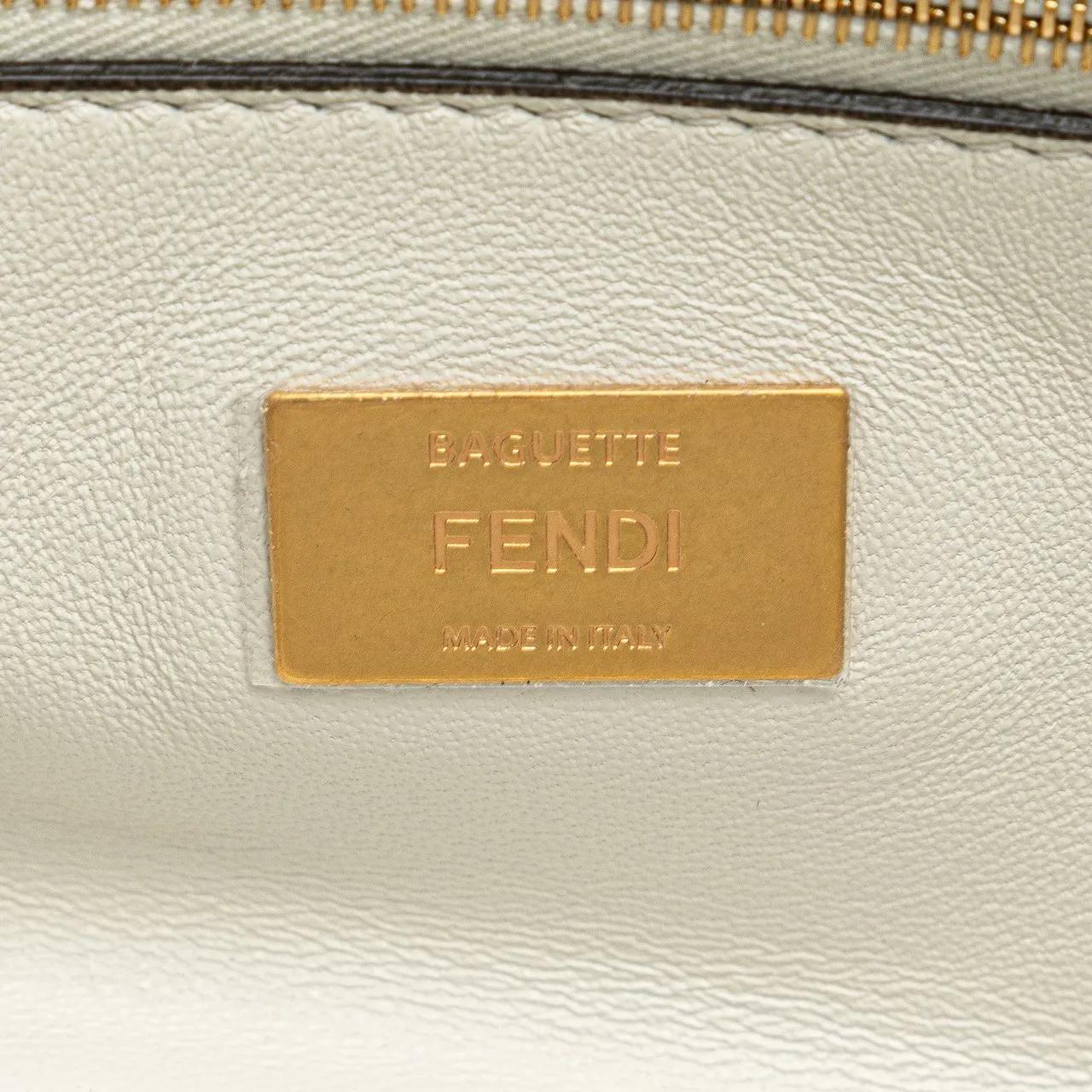 Fendi Hobo bags 2010-2023 Zucca Embossed Chain Midi Baguette in poeder roze