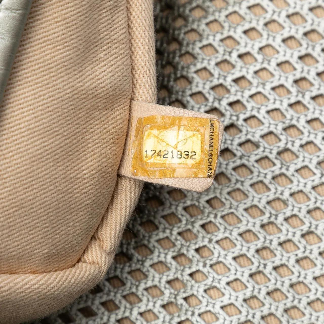 Thumbnail - Chanel Hobo Bags - Small Perforated Calfskin Up In The Air Flap - Gr. unisize - in Silber - für Damen