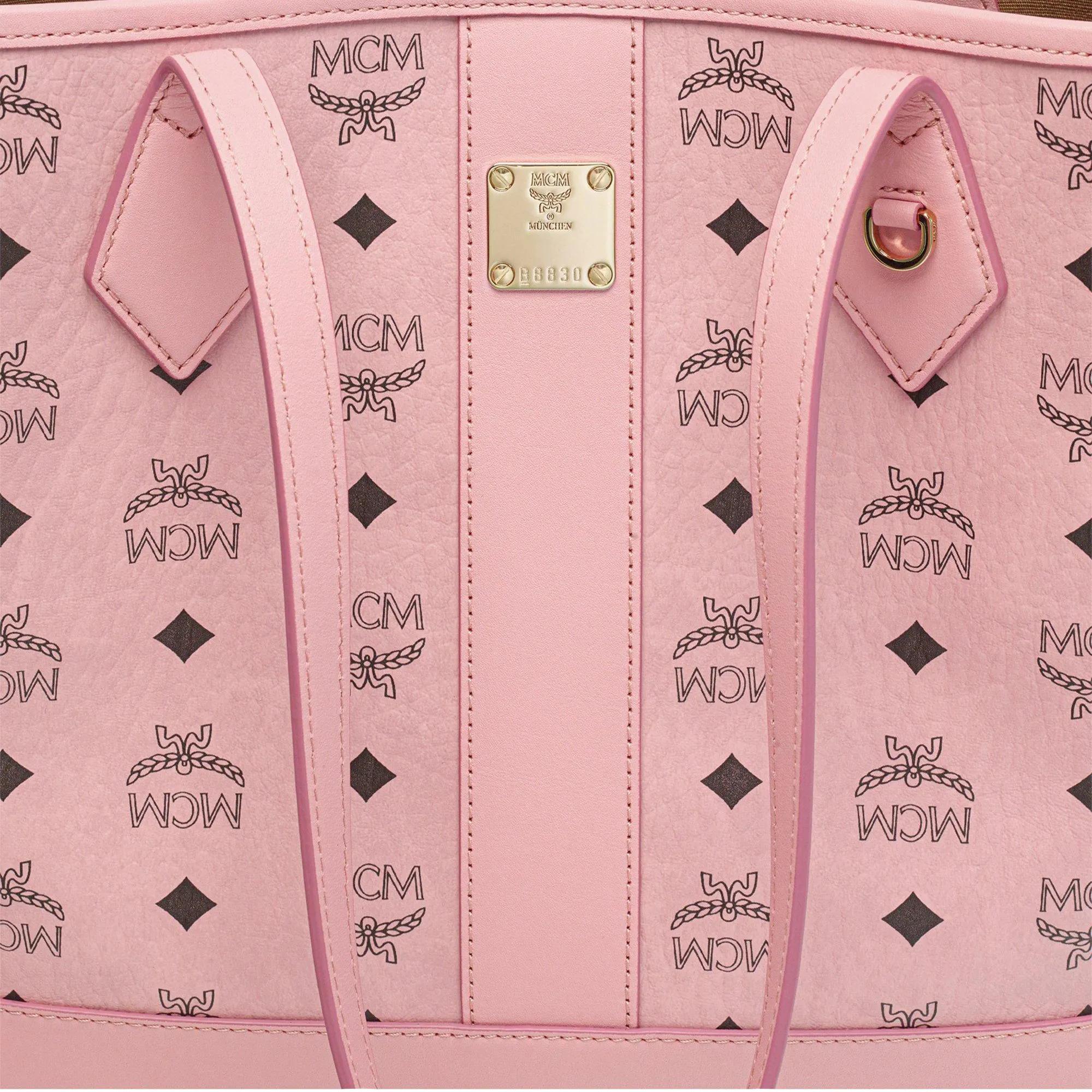 Thumbnail - MCM Shopper - Shoppers & Totes Neuer Liz Shopper in Visetos - Gr. unisize - in Gold - für Damen