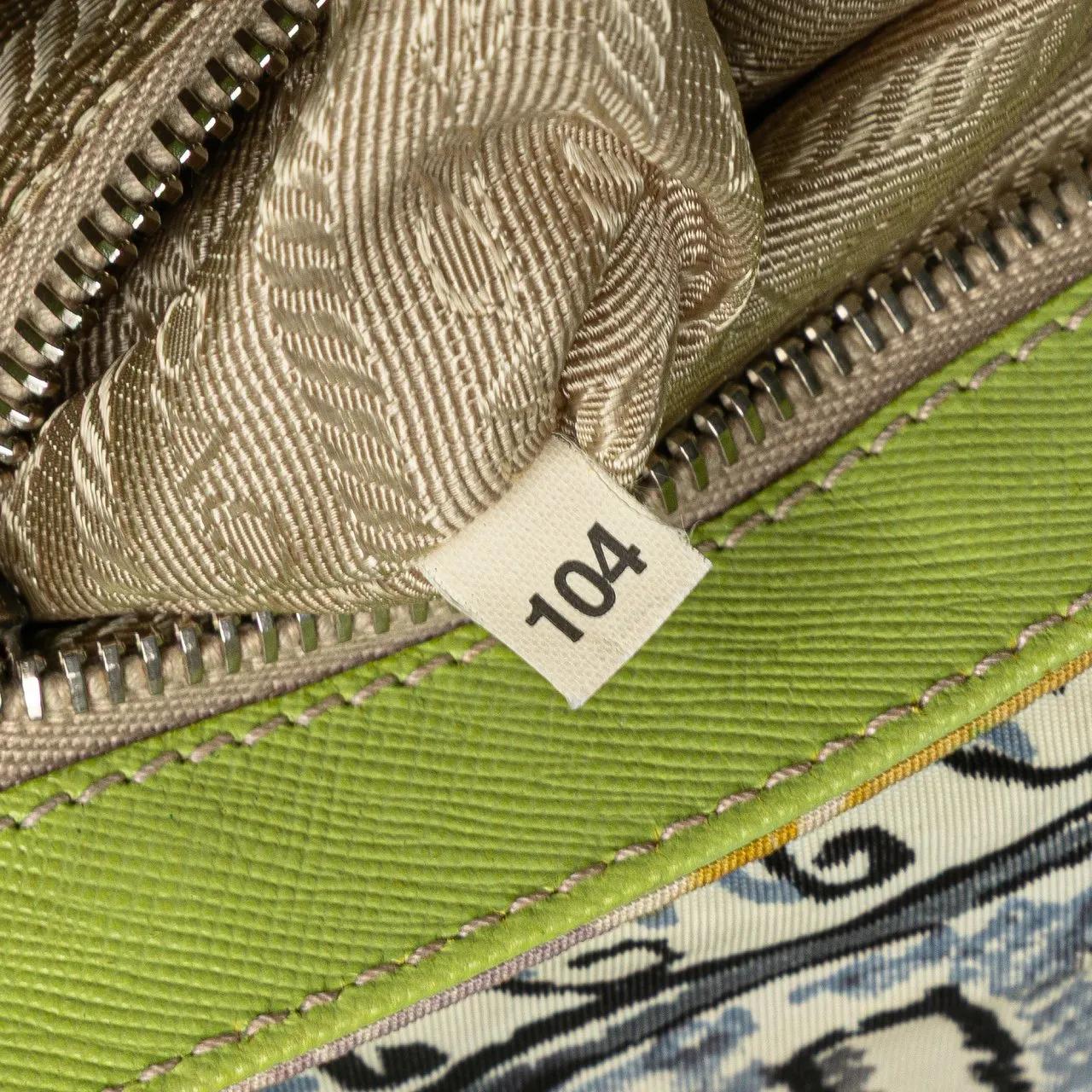 Thumbnail - Prada Hobo Bags - Tessuto Stampata Venezia Shoulder Bag - Gr. unisize - in Grün - für Damen