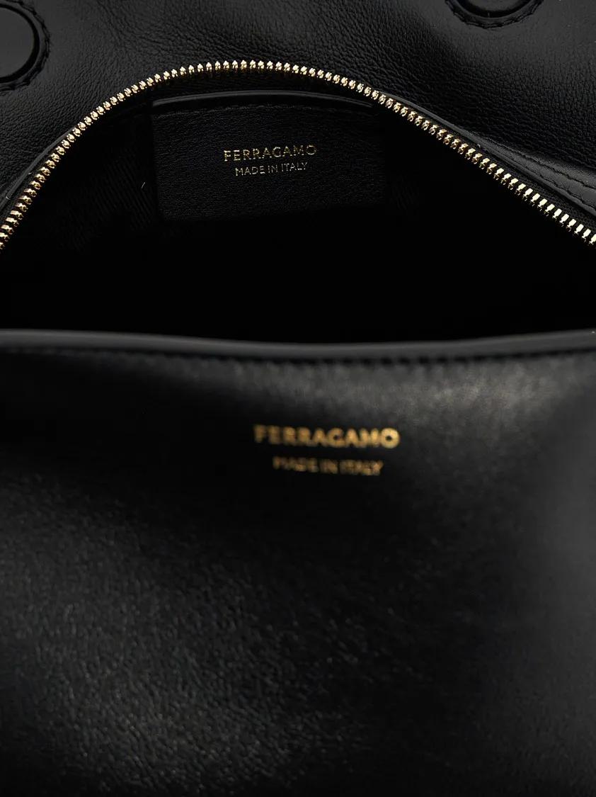 Salvatore Ferragamo Clutches Folded-Corner Leather Clutch With Embossed Logo in zwart