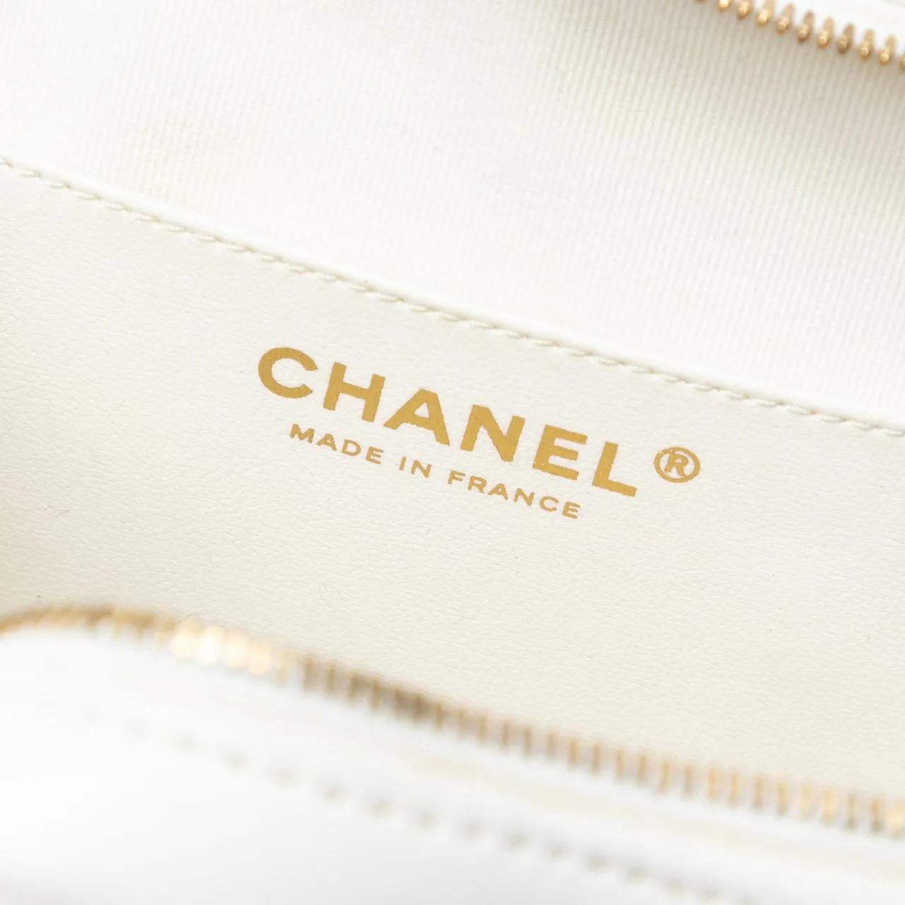 Thumbnail - Chanel Hobo Bags - Lambskin CC in Love Heart Crossbody - Gr. unisize - in Weiß - für Damen