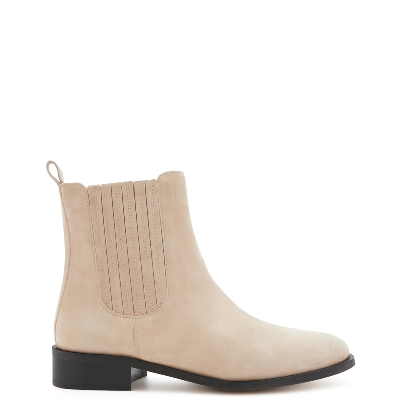 Isabel Bernard Chelsea Boots Chelsea Boots Beige