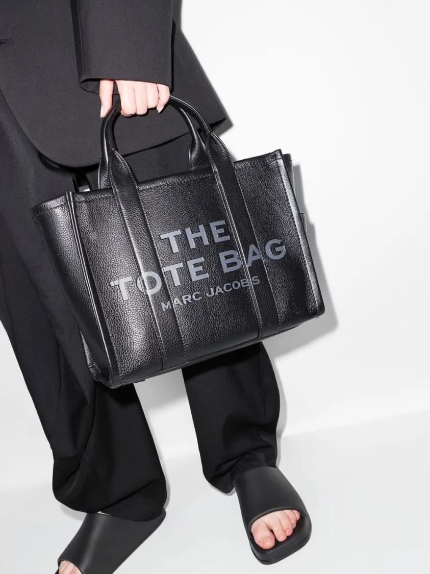 Thumbnail - Marc Jacobs Shopper & Totes - Structured Black Leather Handbag With Rounded Top - Gr. unisize - in Schwarz - für Damen