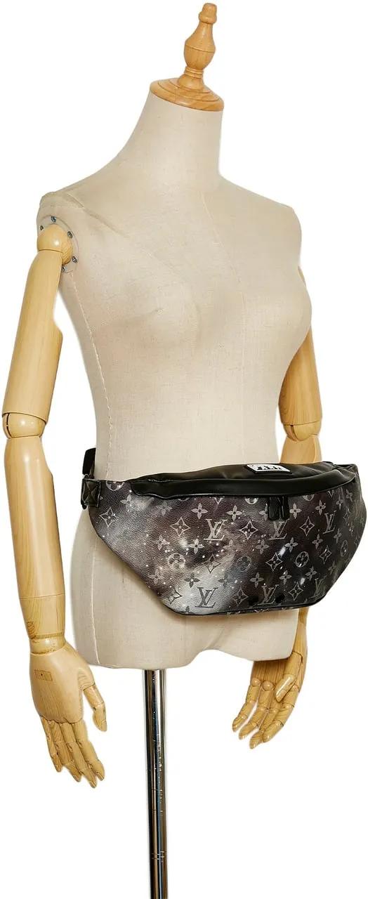 Thumbnail - Louis Vuitton Bauchtaschen - Monogram Galaxy Discovery Bumbag - Gr. unisize - in Schwarz - für Damen