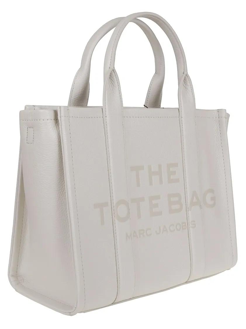 Marc Jacobs Shoppers & Totes Grainy Leather Small Tote Bag in zilver