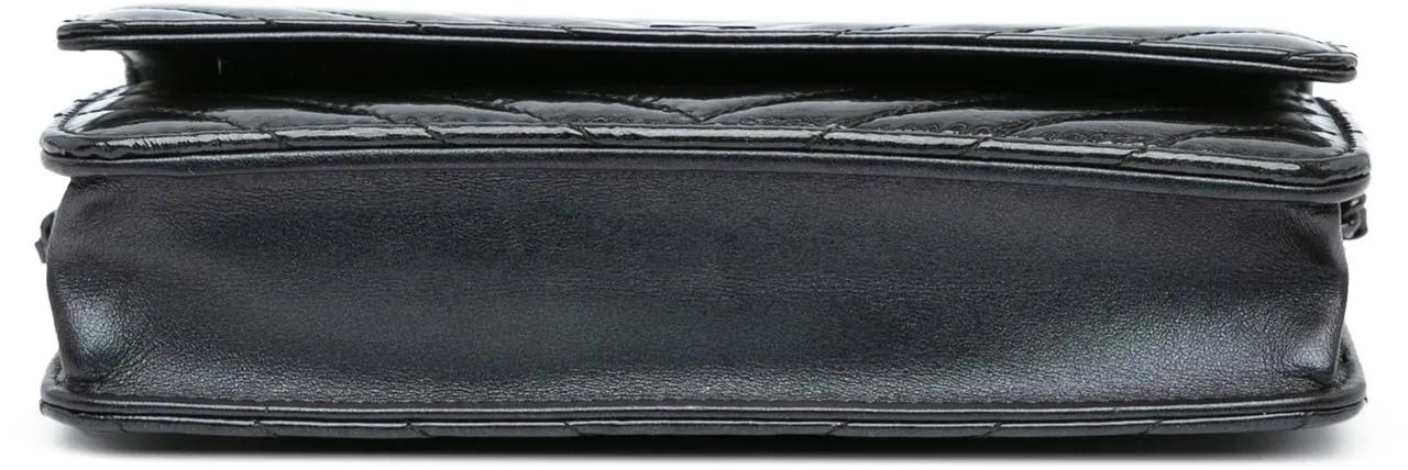 Chanel Hobo bags 2018 CC Chevron Quilted Crumpled Calfskin Wallet O in zwart
