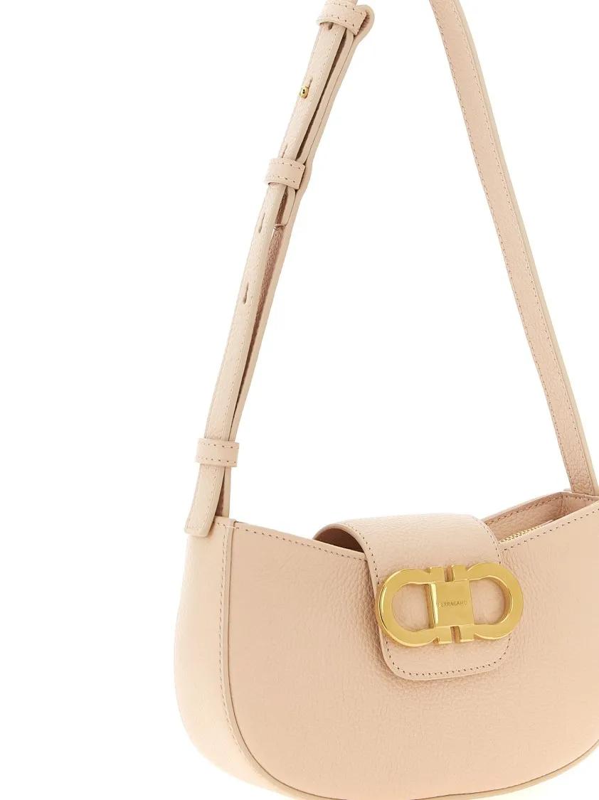 Salvatore Ferragamo Hobo bags Gabry' Shoulder Bag in roze