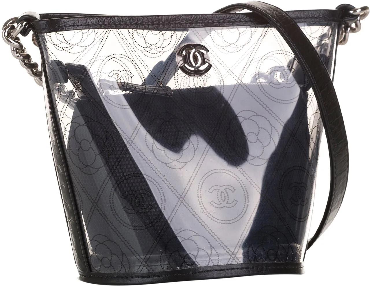 Chanel Hobo bags 2018 Crumpled Calfskin PVC Camellia Bucket in zwart