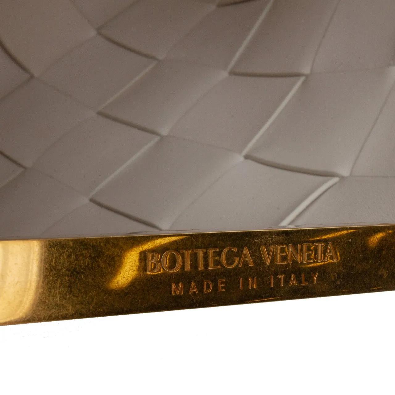 Thumbnail - Bottega Veneta Clutches - Lambskin Maxi Intrecciato The Snap Clutch - Gr. unisize - in Weiß - für Damen
