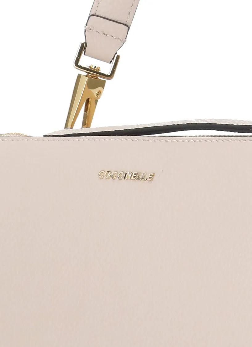 Coccinelle Hobo bags Pink Arlettis Bag in roze