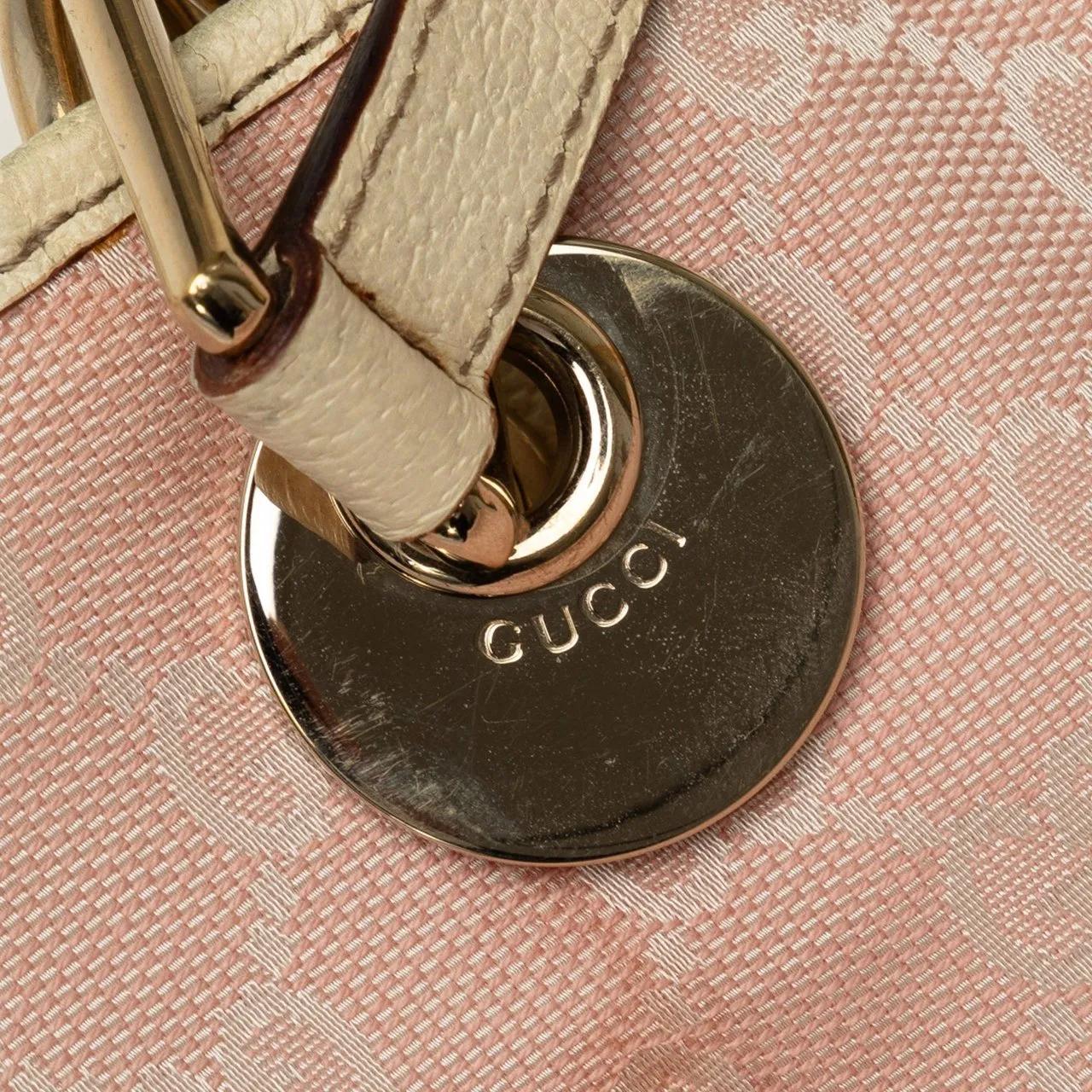 Gucci Shoppers GG Canvas Eclipse Shoulder Bag in poeder roze
