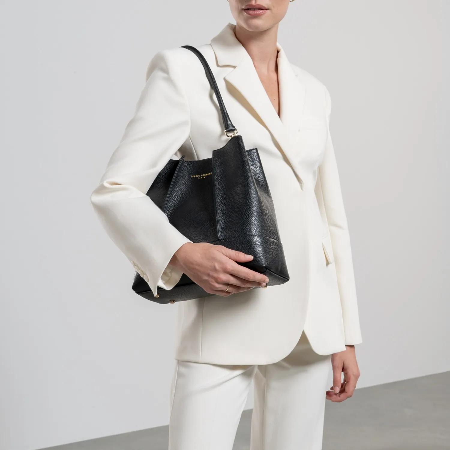 Isabel Bernard Hobo bags Femme Forte Macie Schultertasche in zwart