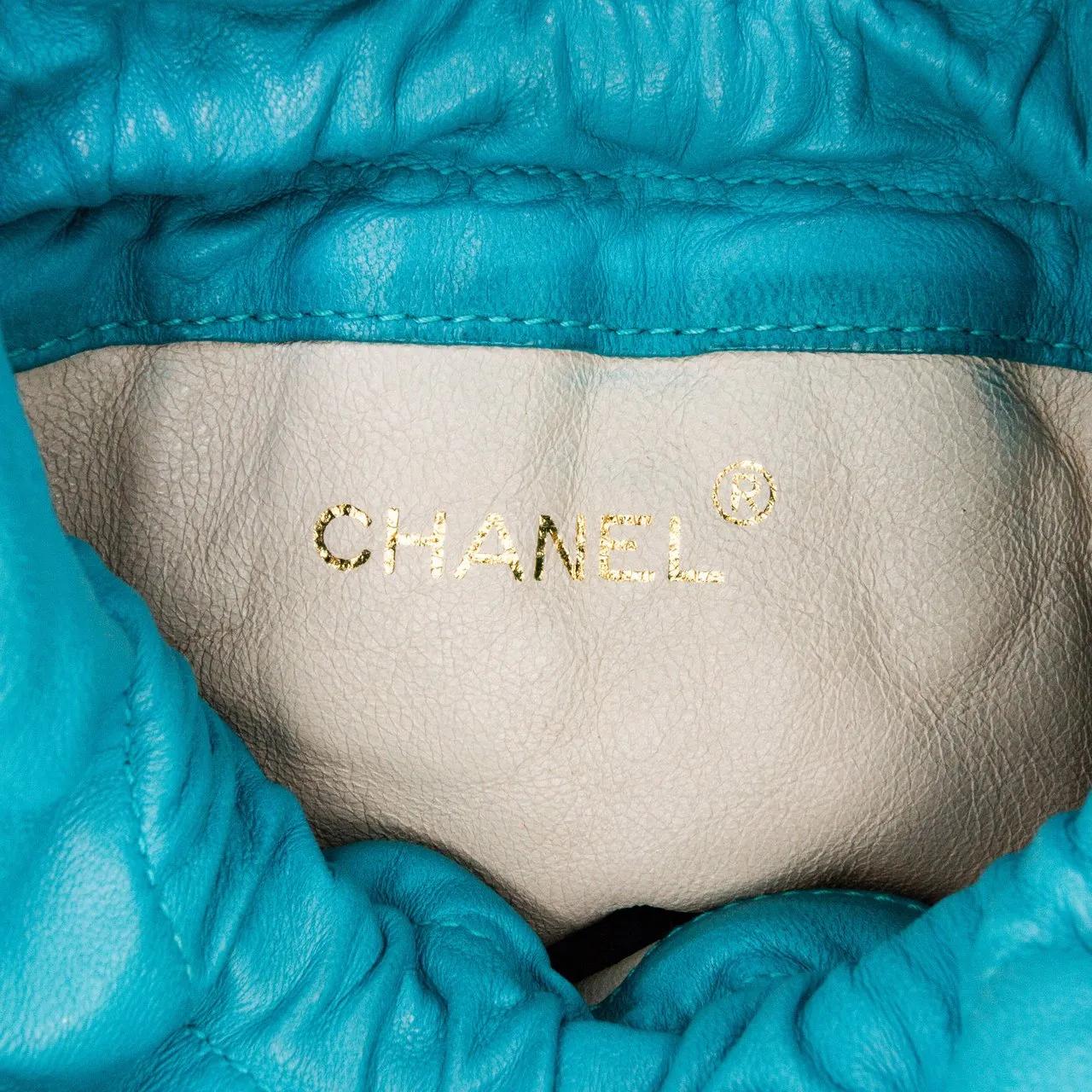 Thumbnail - Chanel Hobo Bags - Quilted Lambskin Drawstring Tassel Bucket Bag - Gr. unisize - in Blau - für Damen