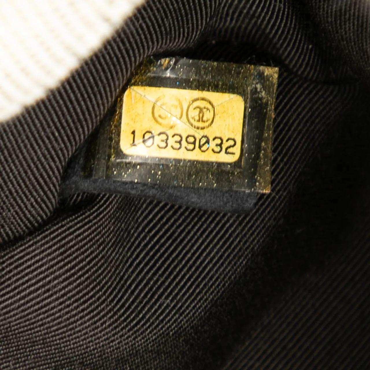 Thumbnail - Chanel Hobo Bags - Canvas CC Camellia No. 5 Shoulder Bag - Gr. unisize - in Grau - für Damen