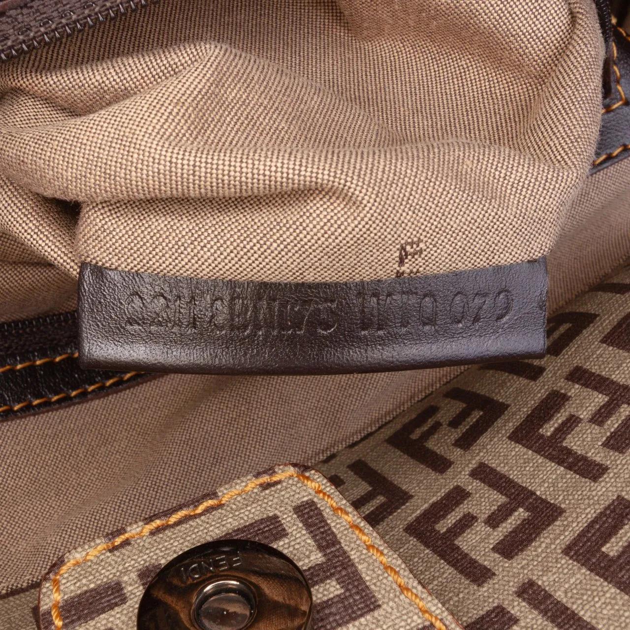 Thumbnail - Fendi Shopper - Zucchino Nylon and Spalmati Grande Pillow Tote - Gr. unisize - in Braun - für Damen