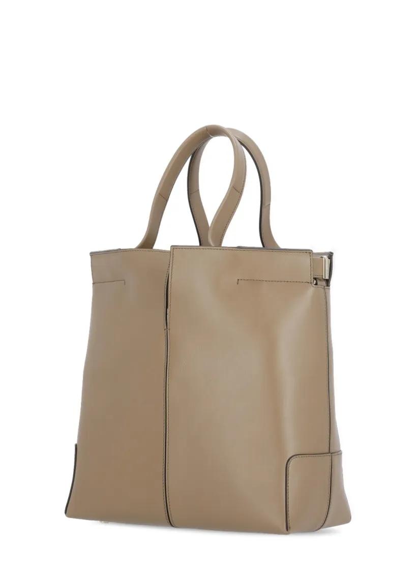 TOD'S Shoppers & Totes Brown Leather Bag in bruin
