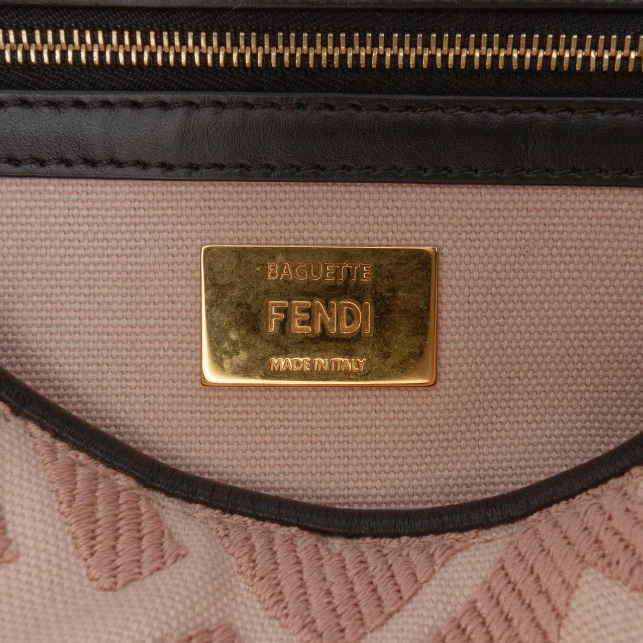 Thumbnail - Fendi Hobo Bags - Zucca Embroidered Canvas Baguette Satchel - Gr. unisize - in Gold - für Damen