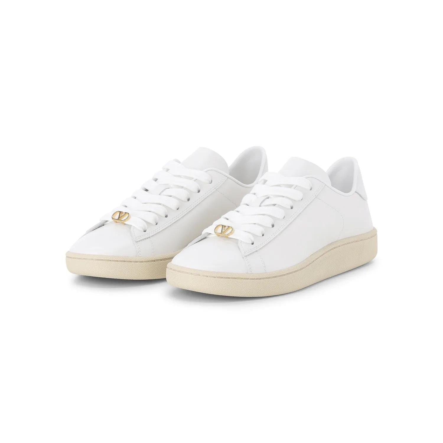 Valentino Garavani Low-Top Sneaker - Sneaker mit Logo-Detail - Gr. 38 (EU) - in Weiß - für Damen