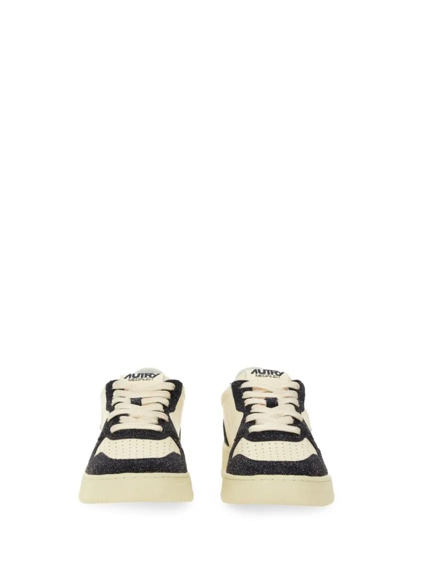 Thumbnail - Autry Low-Top Sneaker - "Medalist Low" Sneaker - Gr. 36 (EU) - in Beige - für Damen