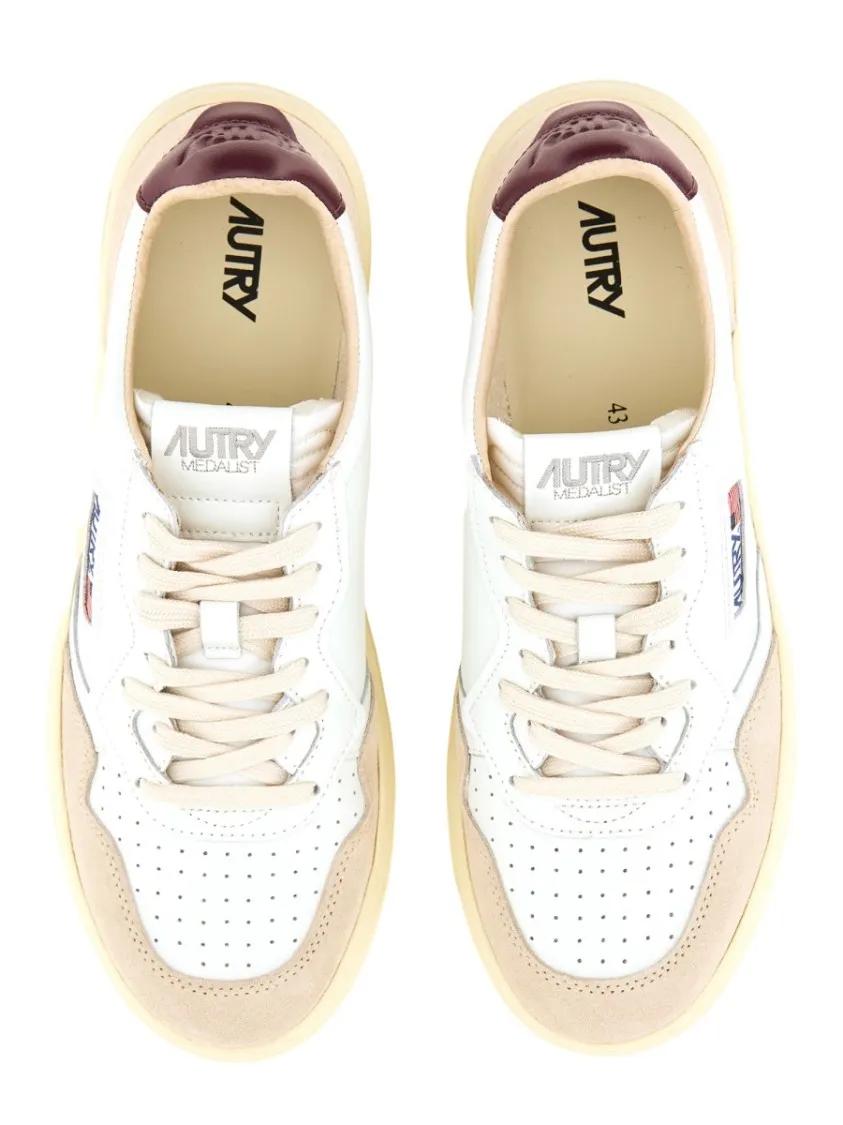 Thumbnail - Autry Low-Top Sneaker - "Medalist Low" Sneaker - Gr. 44 (EU) - in Beige - für Damen