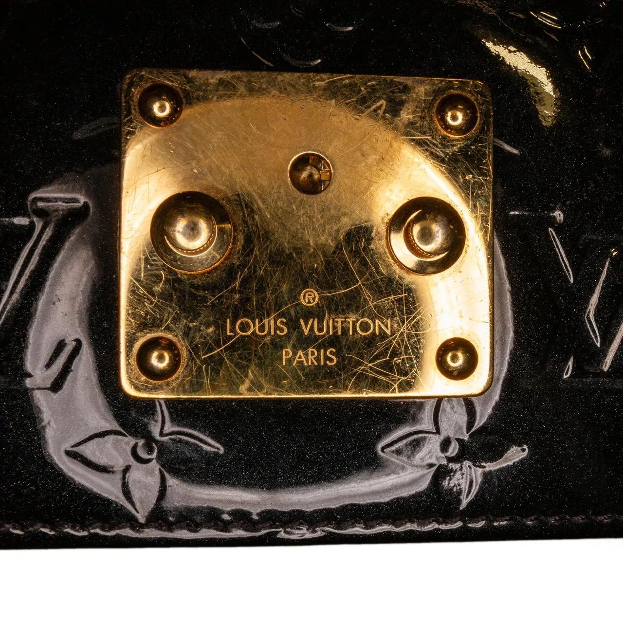 Louis Vuitton Hobo bags 2010 Monogram Vernis Wynwood in zwart