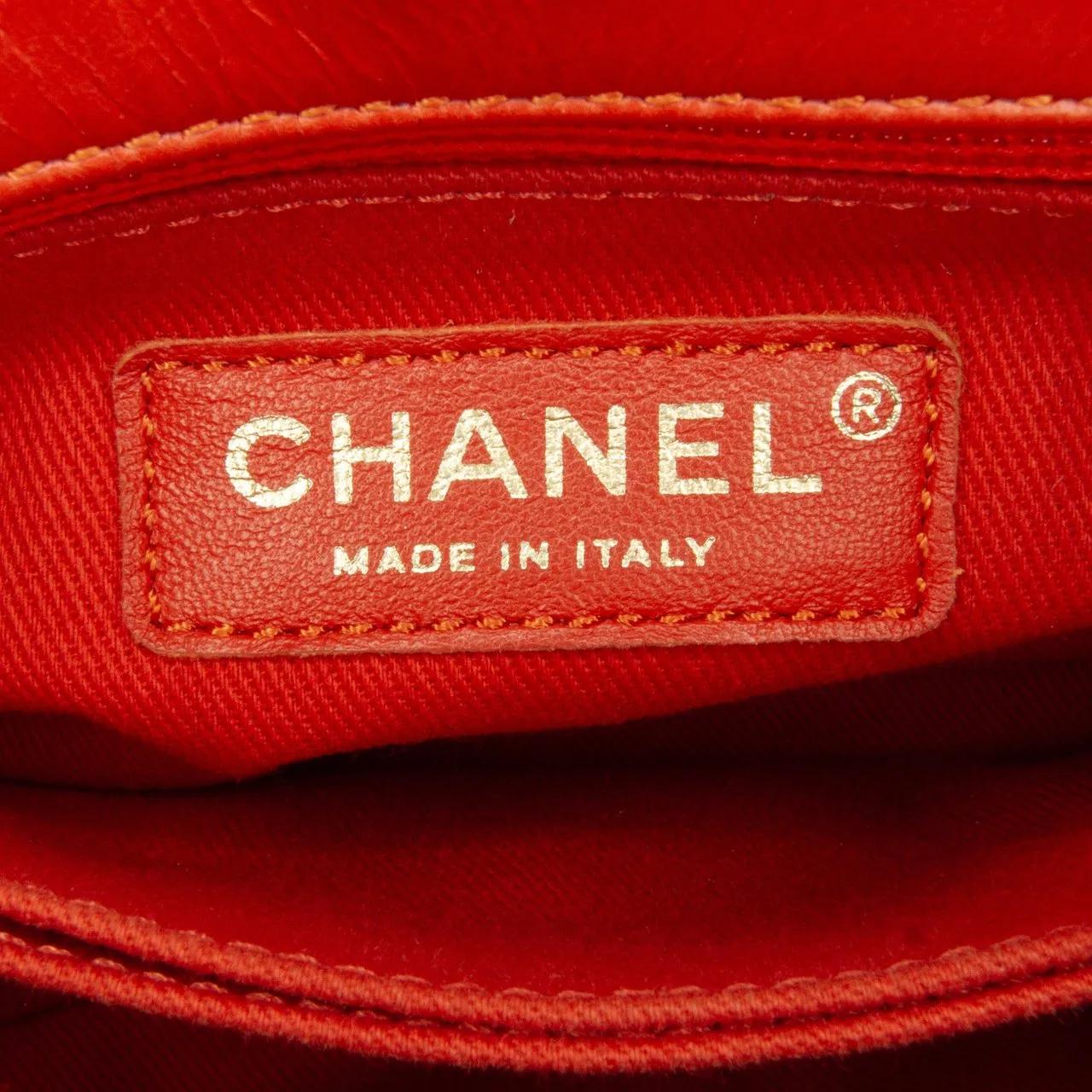 Chanel Hobo bags 2017-2018 Small Lambskin Chevron Coco Top Handle B in rood