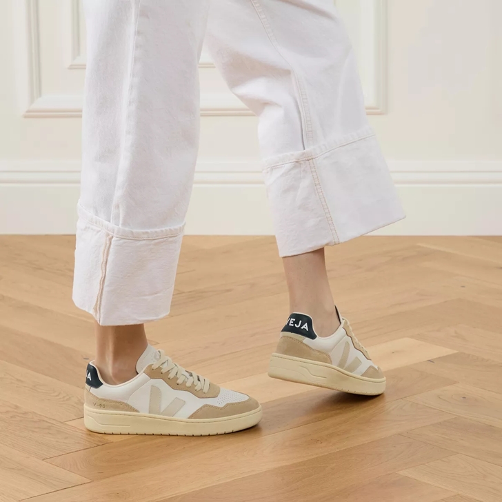 Veja V 90 O.T. Leather Extra White Pierre Nautico Low Top Sneaker
