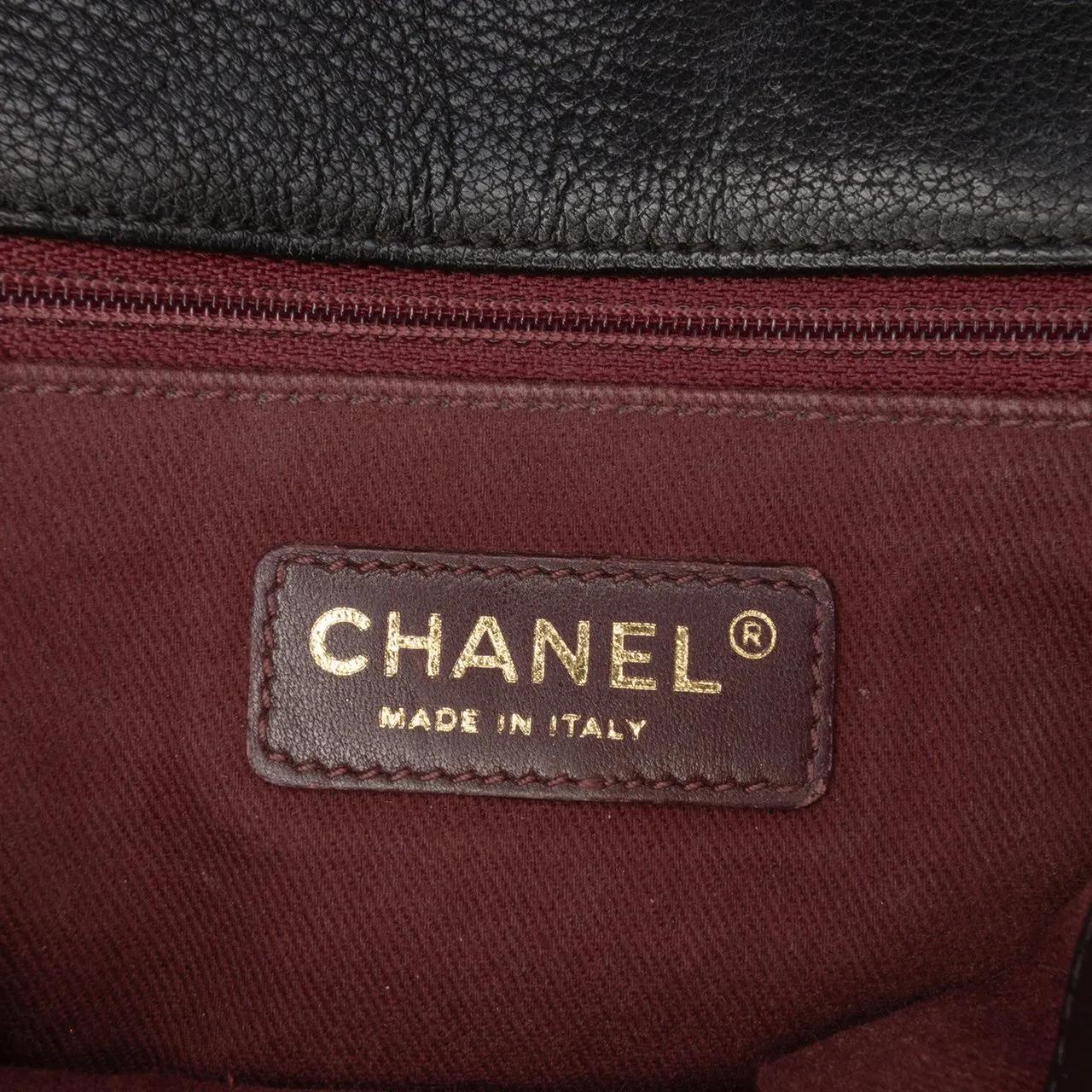 Thumbnail - Chanel Hobo Bags - Paris-Salzburg Small Patent and Goatskin CC Eyelet - Gr. unisize - in Schwarz - für Damen