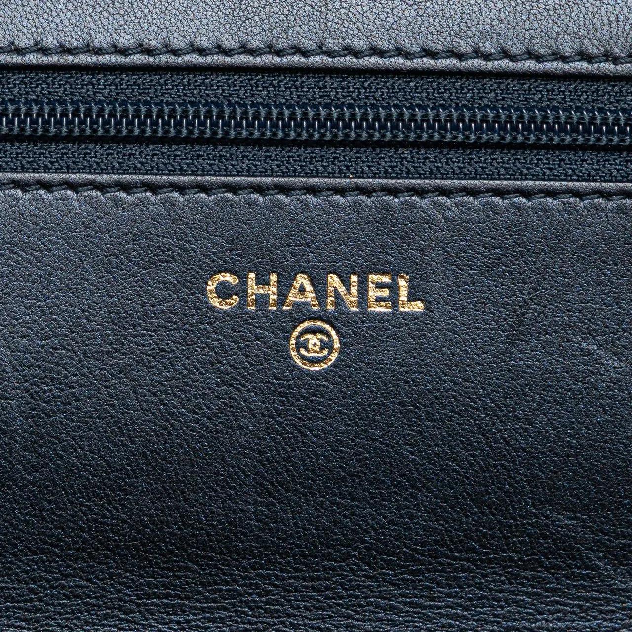 Thumbnail - Chanel Hobo Bags - Calfskin Double Stitch Boy Wallet On Chain - Gr. unisize - in Blau - für Damen
