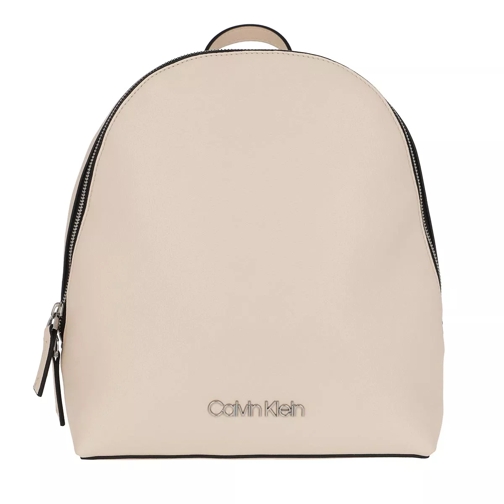 Calvin Klein Must Backpack Bleached Sand Sac à dos
