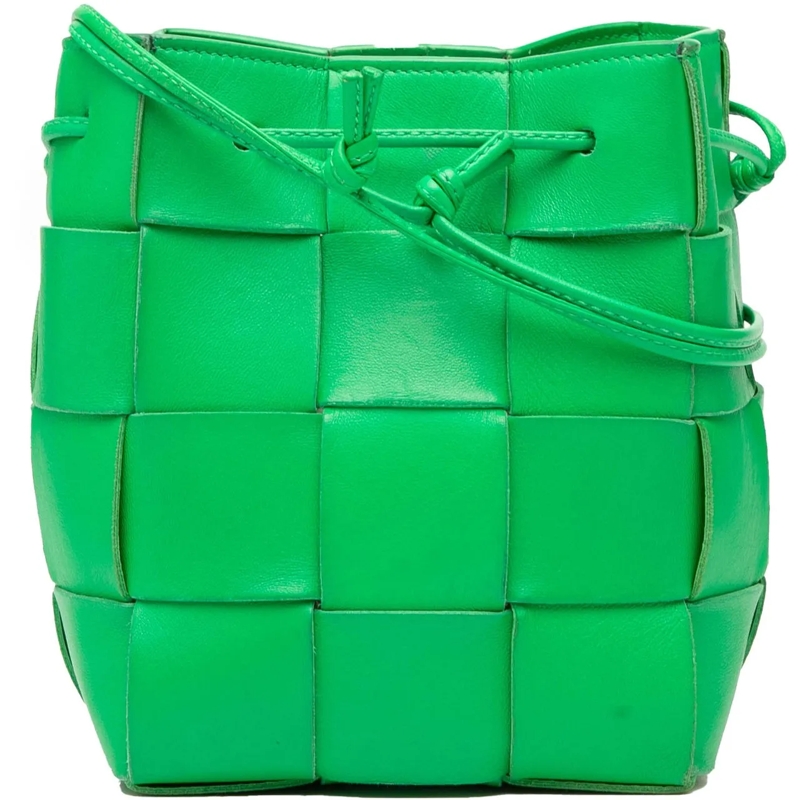 Bottega Veneta Schultertasche Small Nappa Maxi Intrecciato Cassette Bucket Bag grün