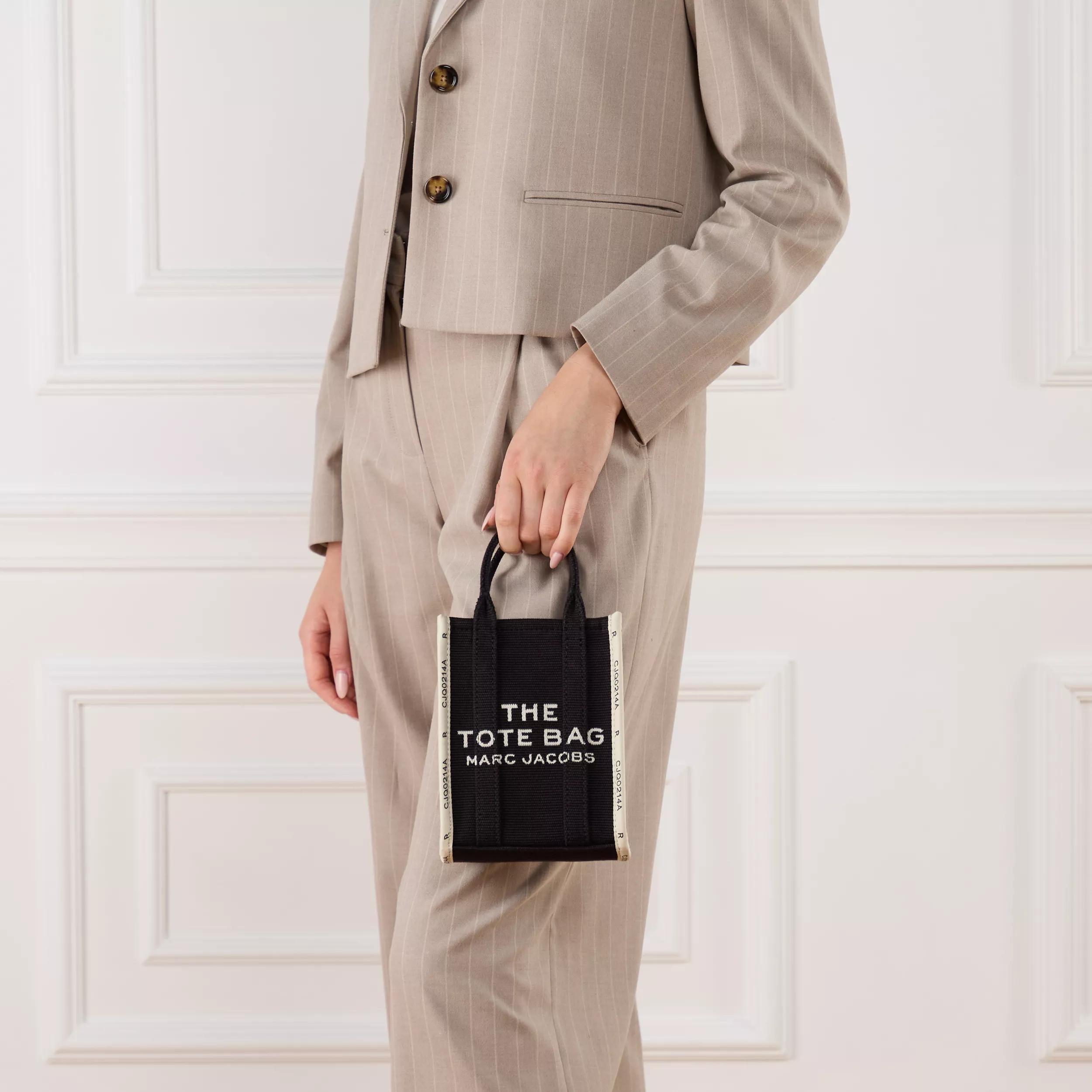 Marc Jacobs Satchels The Tote Bag With Logo Patch in zwart