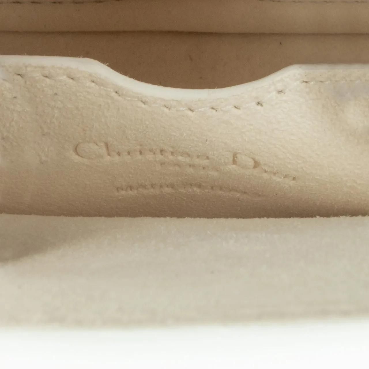 Thumbnail - Christian Dior Hobo Bags - Medium Perforated Calfskin Oblique Bobby Flap - Gr. unisize - in Weiß - für Damen