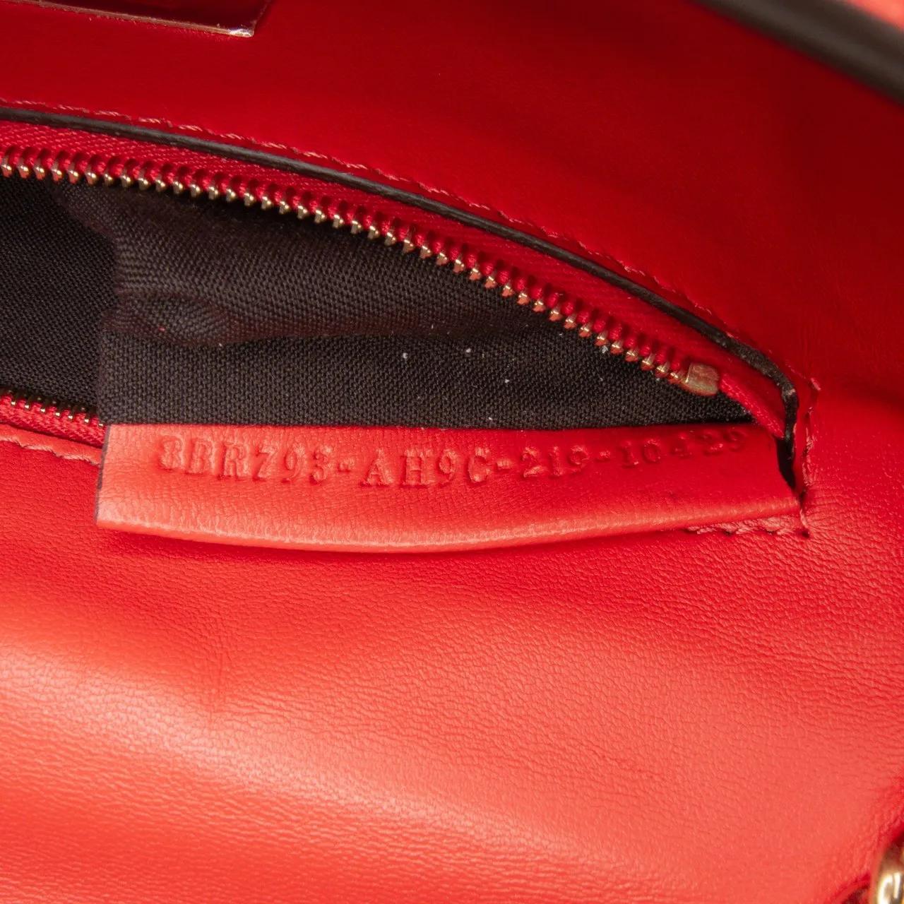 Thumbnail - Fendi Hobo Bags - Zucca Embossed Leather Chain Midi Baguette - Gr. unisize - in Orange - für Damen