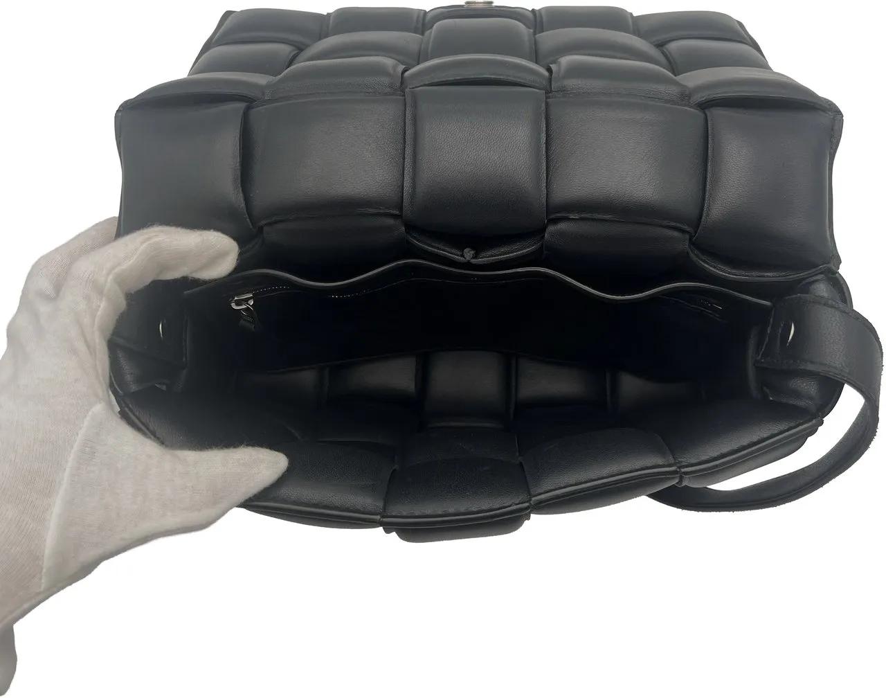 Thumbnail - Bottega Veneta Crossbody Bags - Bottega Veneta Padded Cassette - Black - Gr. unisize - in Schwarz - für Damen