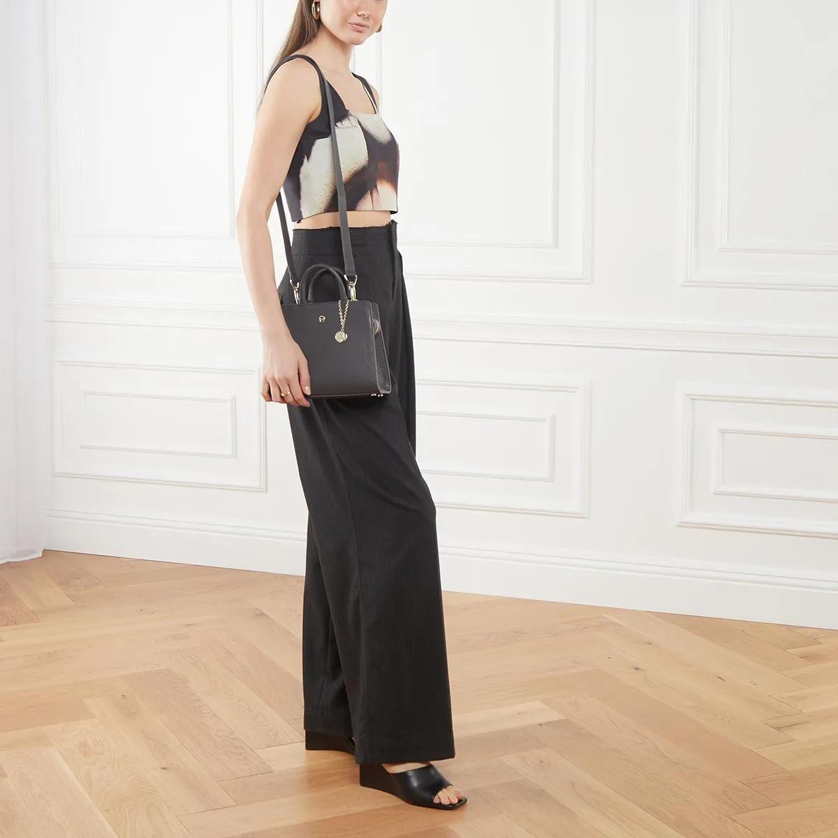 Aigner Satchels Cybi in grijs