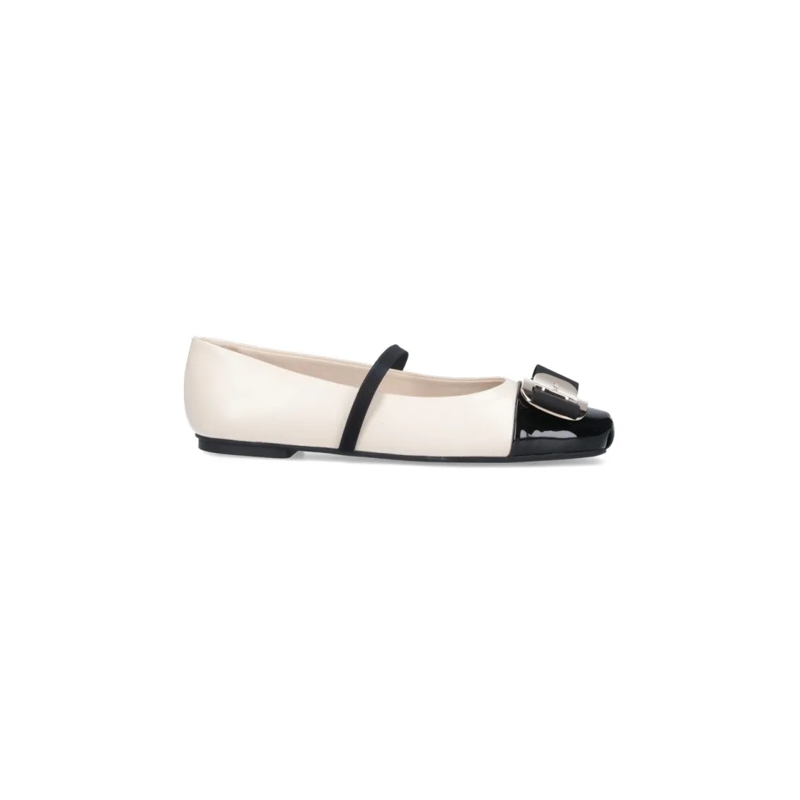 Salvatore Ferragamo Balletschoenen Cream Flat Shoes With Glossy Black Toe Cap Neutrals