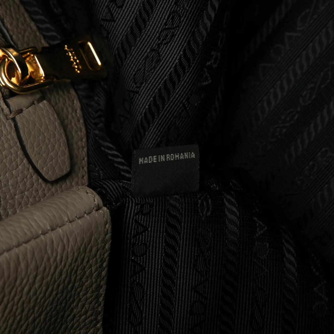 Thumbnail - Prada Shopper - Vitello Phenix Logo Tote - Gr. unisize - in Grau - für Damen