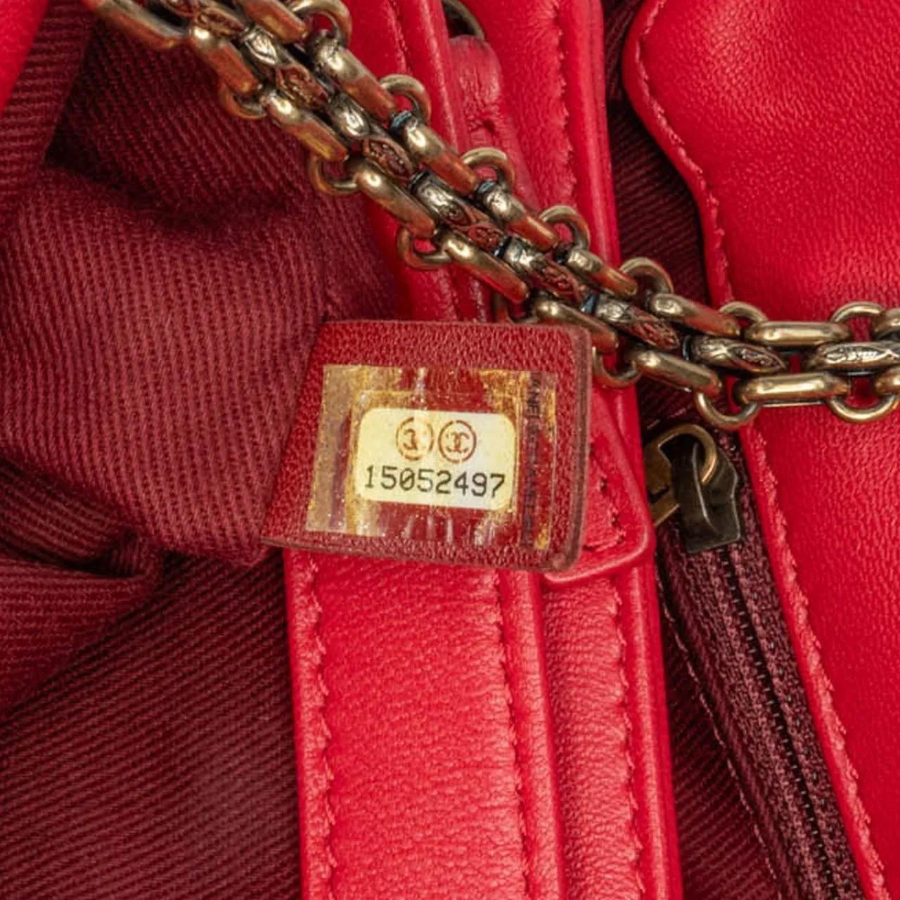 Chanel Shoppers Medium Lambskin Just Mademoiselle Shoulder Bag in rood